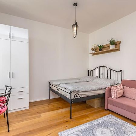 Cozy Quiet New Apartment In Karlin Square Praha Exteriér fotografie