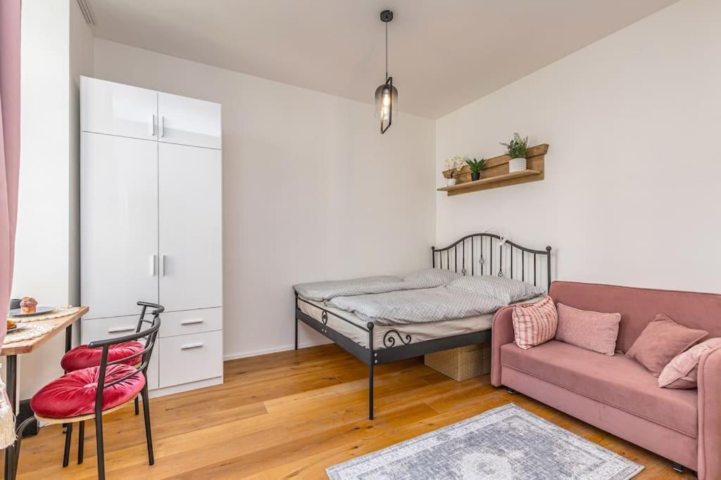 Cozy Quiet New Apartment In Karlin Square Praha Exteriér fotografie