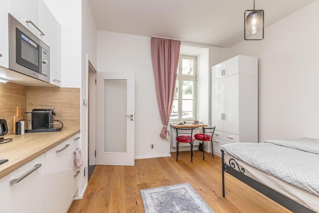 Cozy Quiet New Apartment In Karlin Square Praha Exteriér fotografie